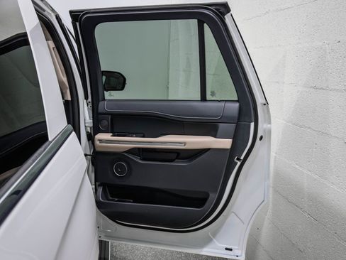 Used 2024 Ford Expedition Max Limited image 22