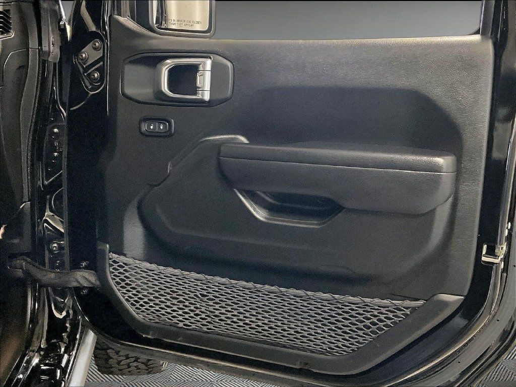 Used 2024 Jeep Wrangler Unlimited AWD/4WD image 12