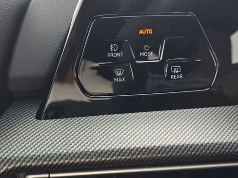 New 2025 Volkswagen GTI SE image 25