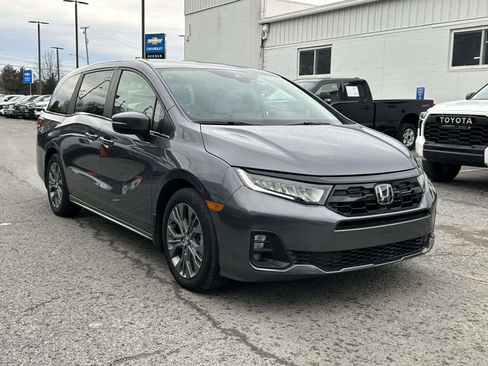 Used 2025 Honda Odyssey Touring image 1