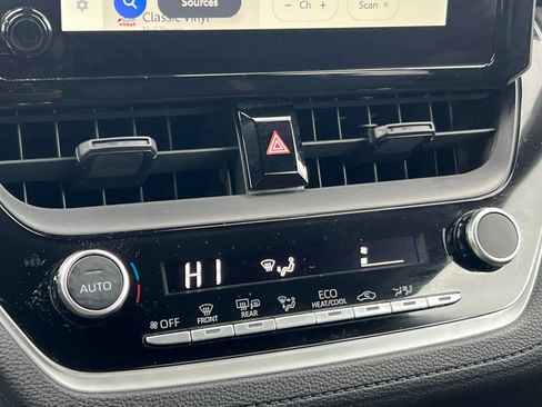 Certified 2024 Toyota Corolla Cross AWD Hybrid image 22