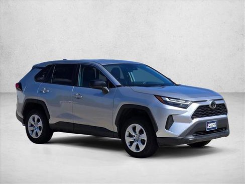 Used 2024 Toyota RAV4 LE FWD image 3