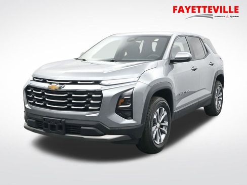 Used 2025 Chevrolet Equinox LT image 1