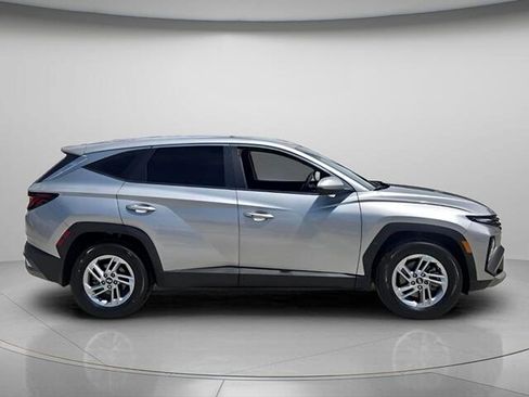 Used 2026 Hyundai Tucson SE FWD image 5