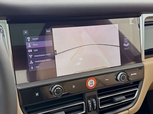 New 2026 Porsche Macan image 19