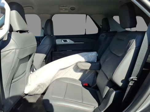 New 2026 Ford Explorer Active w/ Active Comfort Package AWD/4WD image 5