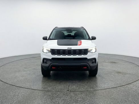 Used 2025 Jeep Compass Trailhawk AWD/4WD image 2
