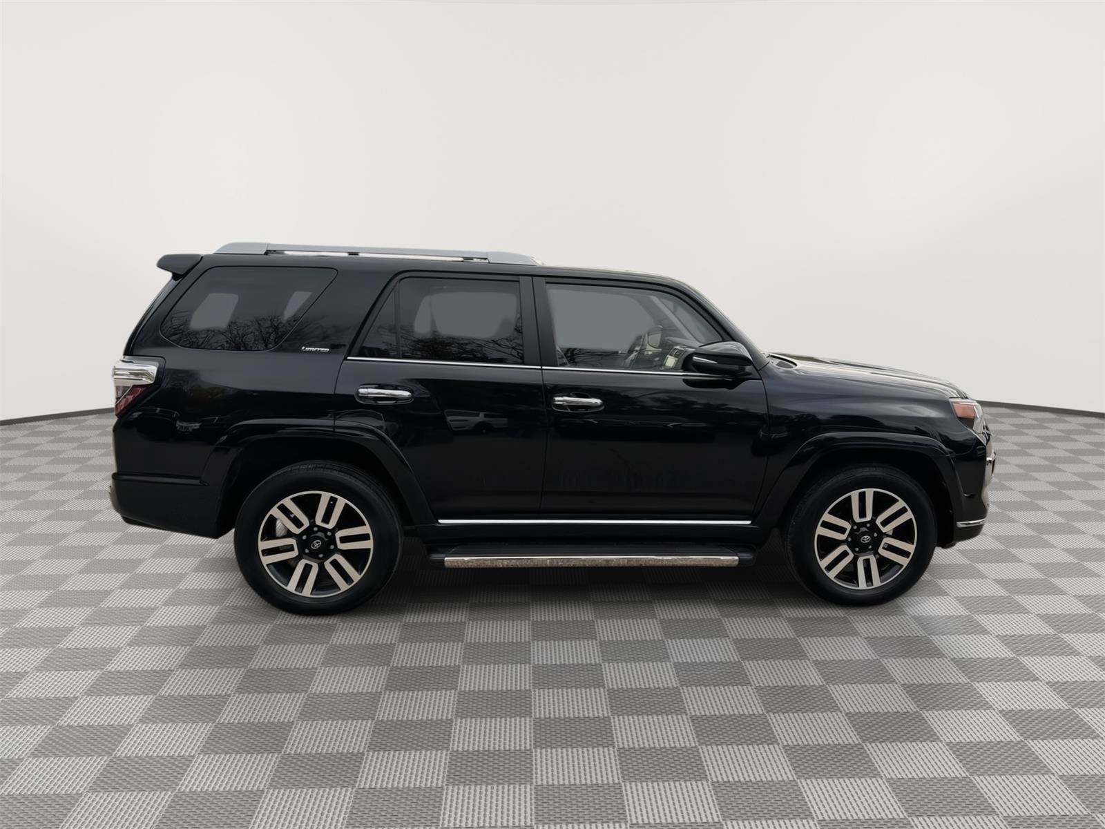 Used 2022 Toyota 4Runner Limited AWD/4WD image 8