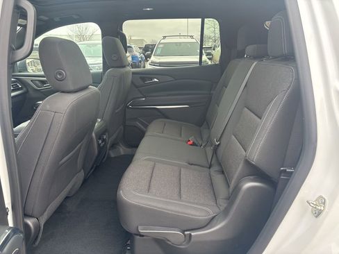 Used 2025 Chevrolet Traverse LT w/ Sun and Wheel Package image 35