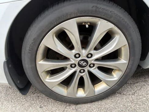 Used 2012 Hyundai Sonata SE w/ Navigation & Sunroof Pkg FWD image 16