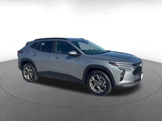 Used 2025 Chevrolet Trax LT FWD video 2