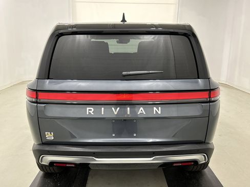 Used 2024 Rivian R1S Adventure image 4