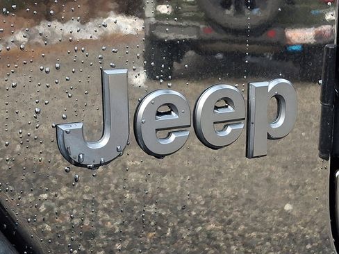 Certified 2022 Jeep Gladiator Overland image 30