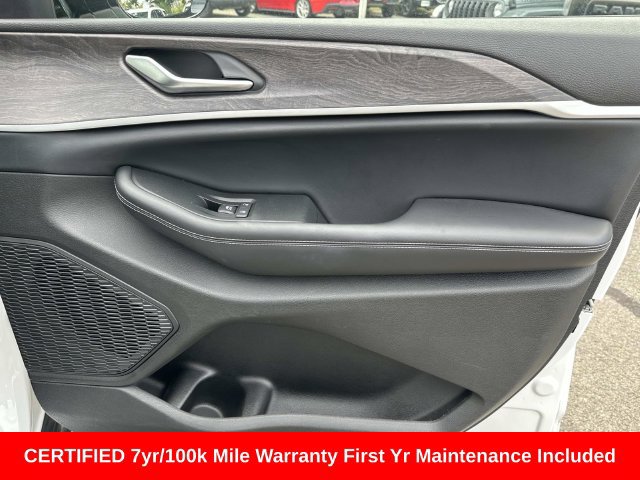 Used 2023 Jeep Grand Cherokee Limited AWD/4WD image 9