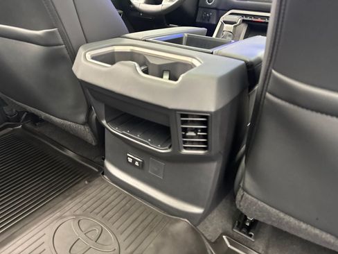 Used 2024 Toyota Tundra Limited AWD/4WD image 46