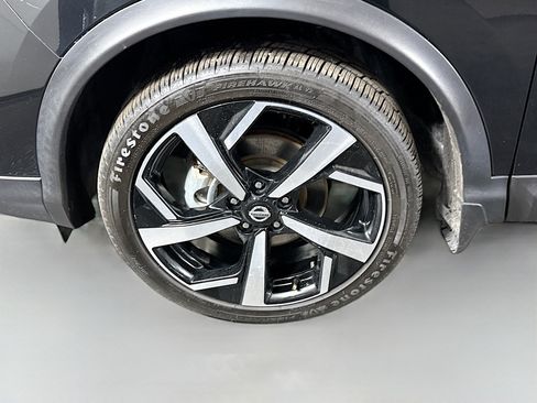 Used 2022 Nissan Rogue Sport SL w/ Premium Package image 38