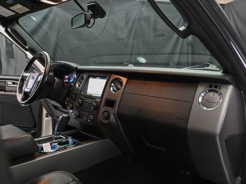 Used 2017 Ford Expedition Max Platinum AWD/4WD image 18