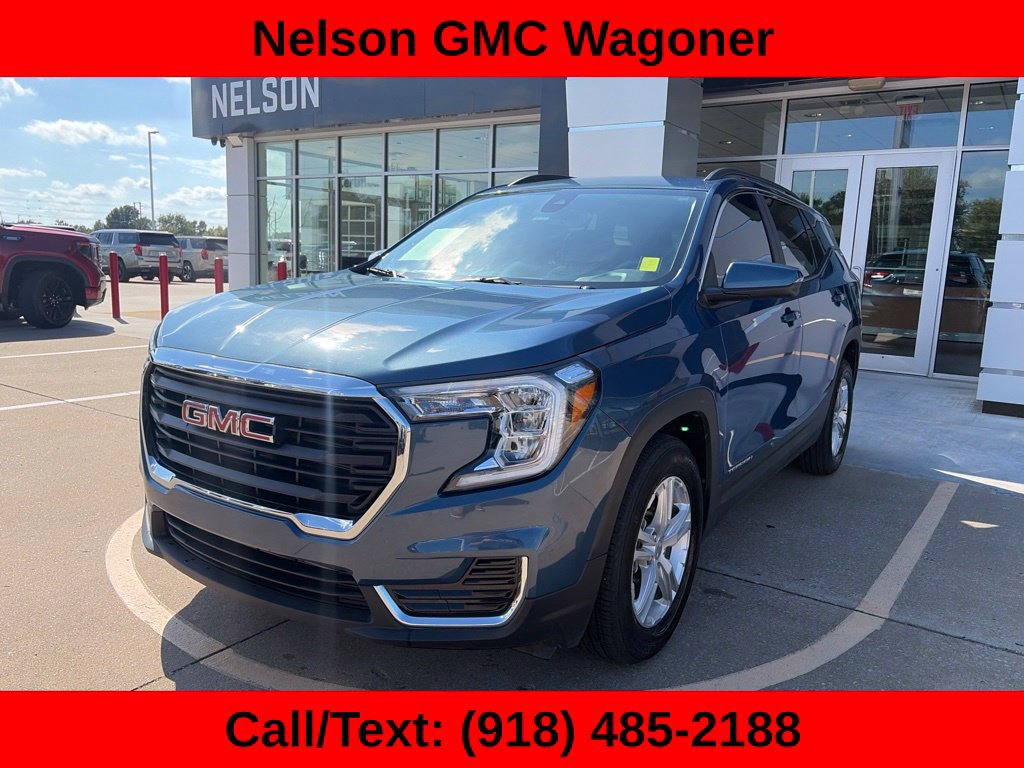 Used 2024 GMC Terrain SLE w/ Driver Convenience Package FWD image 1