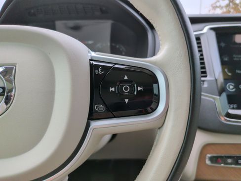 Used 2021 Volvo XC90 T6 Momentum w/ Climate Package image 20