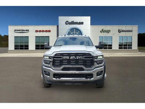 New 2025 RAM 5500 Tradesman AWD/4WD image 8