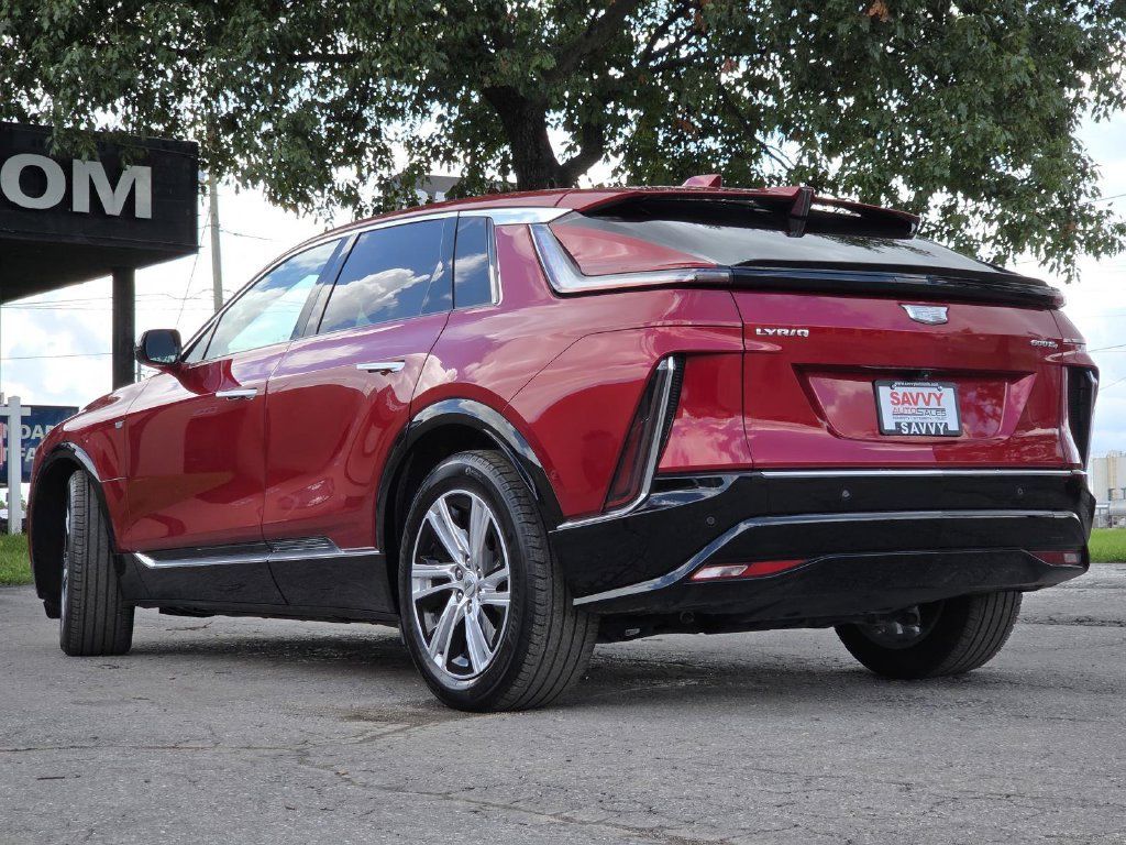 Used 2024 Cadillac Lyriq Tech w/ Driver Assist Package AWD/4WD image 17