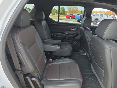 Certified 2023 Chevrolet Traverse High Country w/ LPO, Floor Liner Package image 28