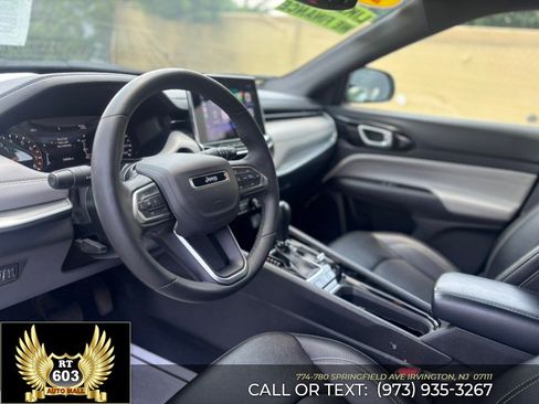 Used 2025 Jeep Compass Limited AWD/4WD image 17