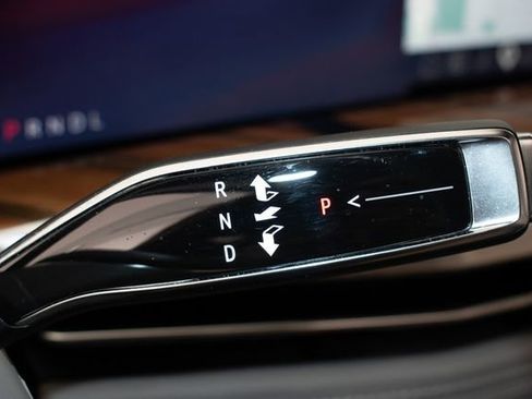 Used 2025 Cadillac Escalade ESV Sport Platinum w/ LPO, Floor Liner Package AWD/4WD image 34