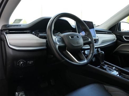 Used 2022 Jeep Compass Limited w/ Sun and Sound Group image 16