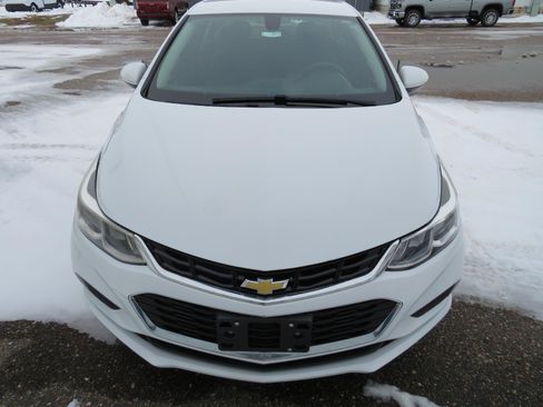 Used 2018 Chevrolet Cruze LS image 12