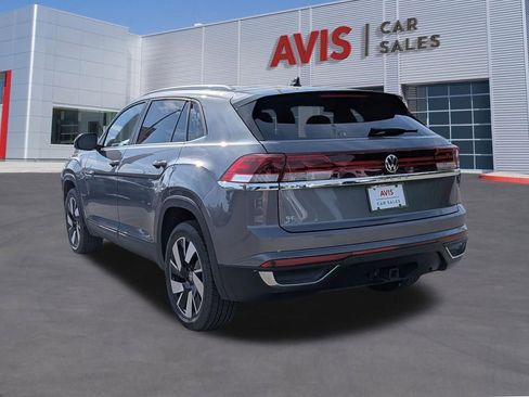 Used 2025 Volkswagen Atlas Cross Sport SE FWD image 6