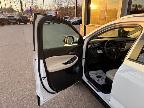 Used 2023 Buick Encore GX Select image 9