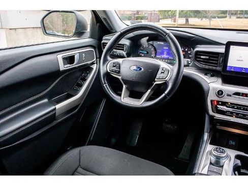 Certified 2021 Ford Explorer XLT image 13
