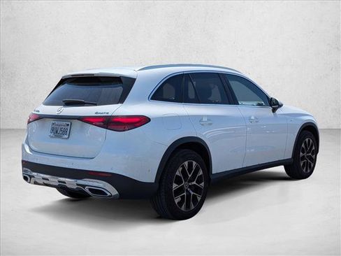 Used 2025 Mercedes-Benz GLC 350e 4MATIC image 5