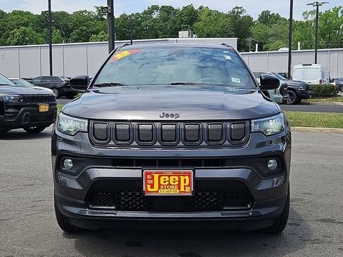 Certified 2022 Jeep Compass Latitude AWD/4WD image 2