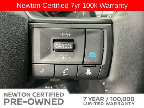 Used 2025 Nissan Rogue SV FWD image 30