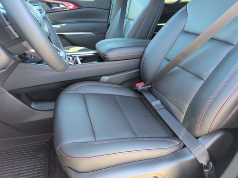 New 2026 Chevrolet Traverse Z71 w/ Enhanced Driving Package image 9