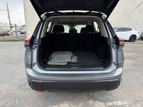 Used 2024 Nissan Rogue SV AWD/4WD image 16