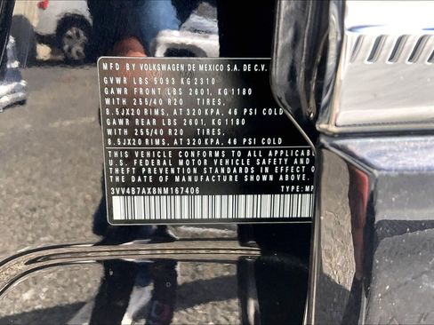 Certified 2022 Volkswagen Tiguan SEL R-Line image 33