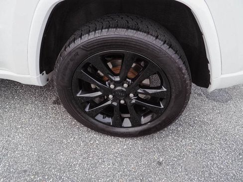 Used 2019 Jeep Grand Cherokee Altitude AWD/4WD image 36