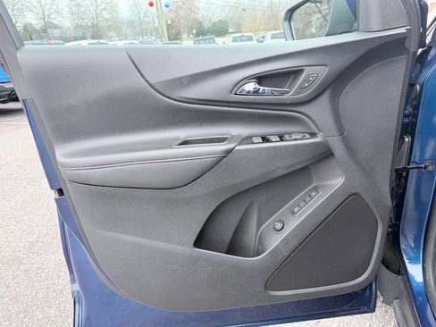 Used 2023 Chevrolet Equinox Premier image 31