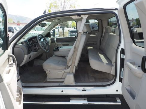 Used 2013 GMC Sierra 2500 SLE RWD image 17