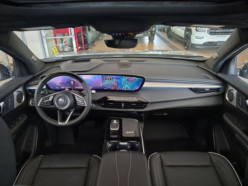 New 2027 Buick Enclave Avenir w/ LPO, Floor Liner Package AWD/4WD image 32