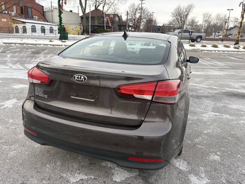 Used 2017 Kia Forte LX image 16