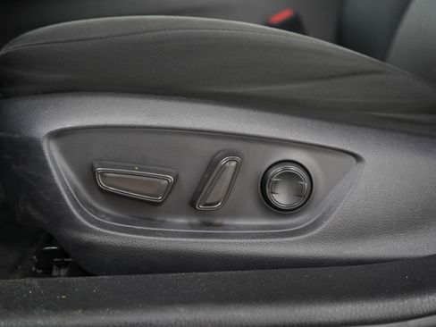 Used 2018 Toyota Camry LE image 25