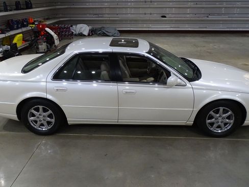 Used 2000 Cadillac Seville STS w/ Convenience Pkg FWD image 17