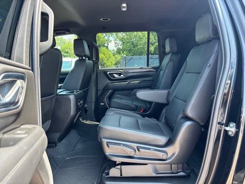 Used 2024 Chevrolet Suburban Z71 w/ Luxury Package AWD/4WD image 24