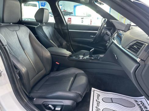 Used 2016 BMW 328i Gran Turismo xDrive image 29