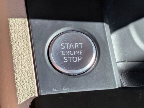 Used 2023 Audi A4 2.0T Premium w/ Convenience Package image 25