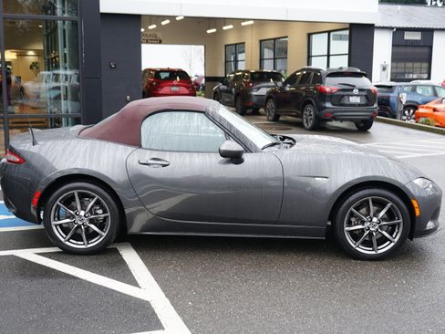 Used 2018 MAZDA MX-5 Miata Grand Touring image 2